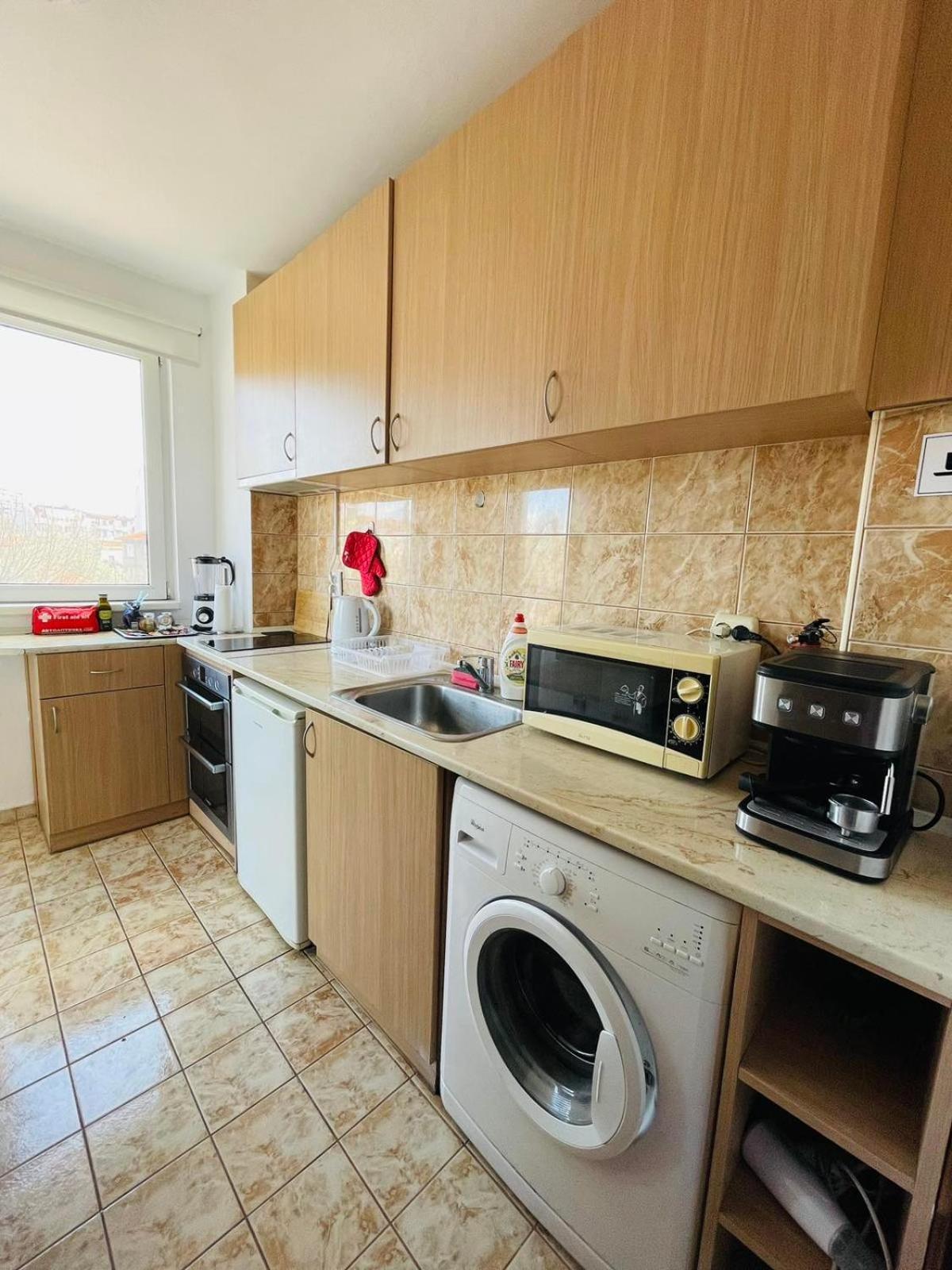 широк център варна15 минути до центъра Apartment Varna